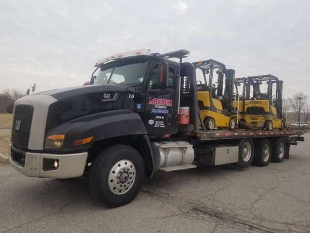 Towing service forklifts